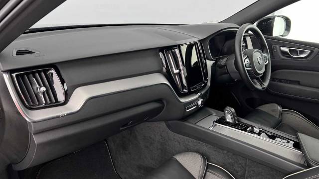 2021 Volvo XC60 2.0 T6 AWD PHEV Recharge R-Design