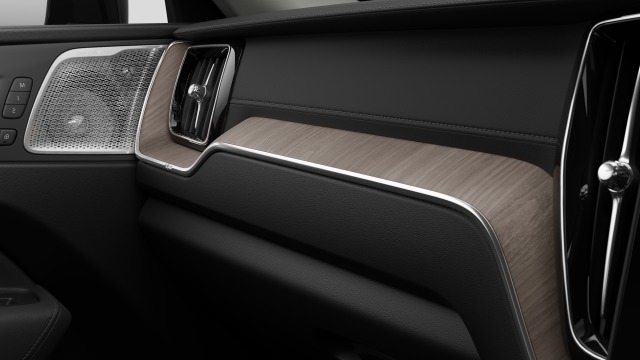 Volvo XC60 B5 | 250 + 14 hp/184 + 10 kW