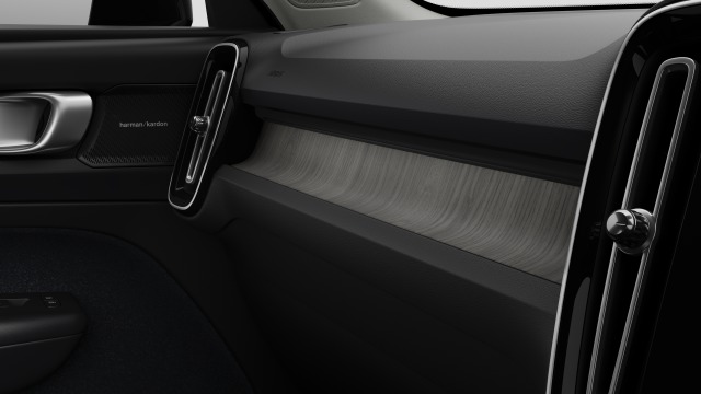Volvo XC40 B4 | 197 + 14 hp/145 + 10 kW