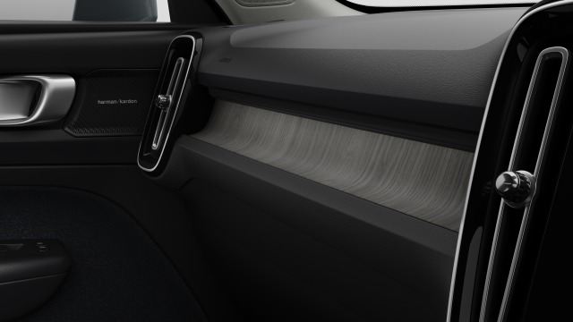Volvo XC40 B4 | 197 + 14 hp/145 + 10 kW