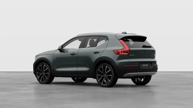Volvo XC40 B4 | 197 + 14 hp/145 + 10 kW