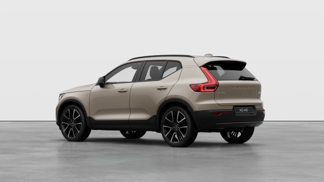 Volvo XC40 B4 | 197 + 14 hp/145 + 10 kW