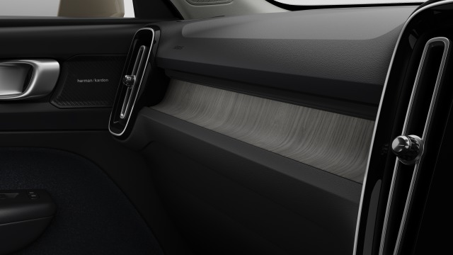 Volvo XC40 B4 | 197 + 14 hp/145 + 10 kW