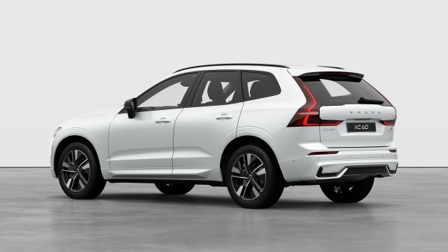 Volvo XC60 B5 | 250 + 14 hp/184 + 10 kW