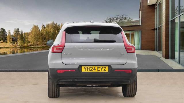 2024 Volvo XC40 2.0 B3 Mild hybrid Petrol Plus Dark