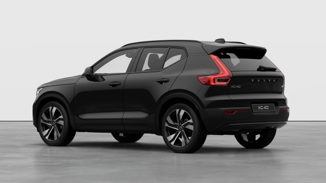 Volvo XC40 B4 | 197 + 14 hp/145 + 10 kW
