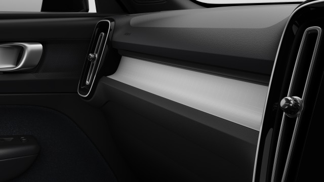 Volvo XC40 B4 | 197 + 14 hp/145 + 10 kW