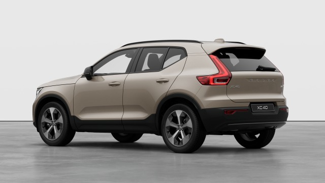 Volvo XC40 B4 | 197 + 14 hp/145 + 10 kW