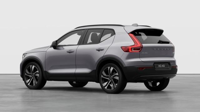 Volvo XC40 B4 | 197 + 14 hp/145 + 10 kW