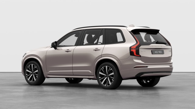 Volvo XC90 B5 | 250 + 14 hp/184 + 10 kW