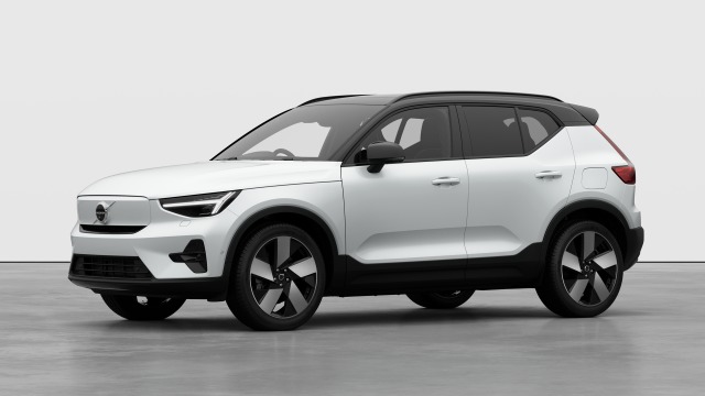 Volvo Ex40 Twin Motor | 408 hp/300 kW SUV Electric Crystal White