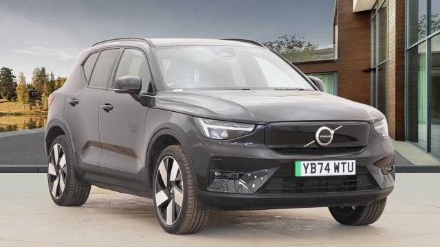 Volvo Ex40 Single Motor Extended Range Plus 4x4 vehicle Electric Onyx Black