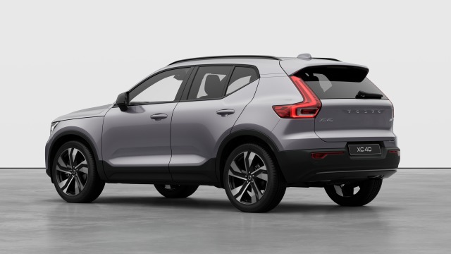 Volvo XC40 B4 | 197 + 14 hp/145 + 10 kW