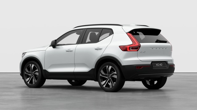 Volvo XC40 B4 | 197 + 14 hp/145 + 10 kW