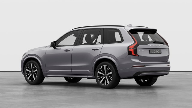 Volvo XC90 B5 | 250 + 14 hp/184 + 10 kW