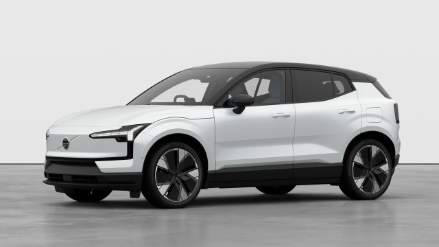 Volvo Ex30 Single Motor Extended Range | 272 hp/200 kW SUV Electric Crystal White