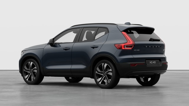 Volvo XC40 B4 | 197 + 14 hp/145 + 10 kW