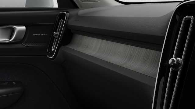 Volvo XC40 B4 | 197 + 14 hp/145 + 10 kW