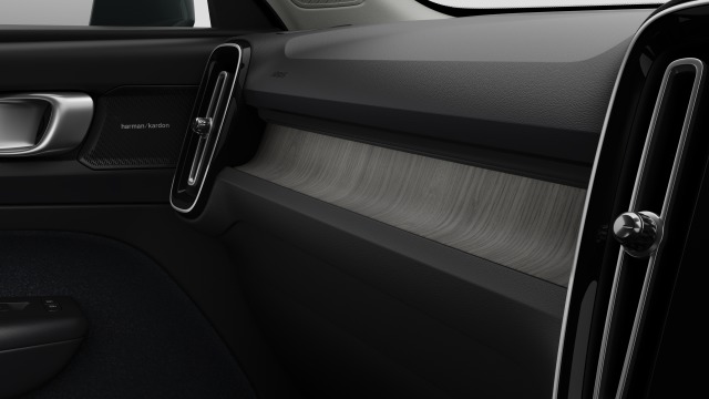 Volvo XC40 B4 | 197 + 14 hp/145 + 10 kW