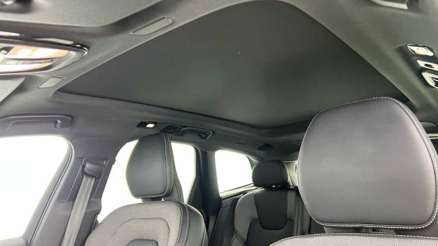 2022 Volvo XC60 2.0 T6 AWD PHEV Recharge R-Design