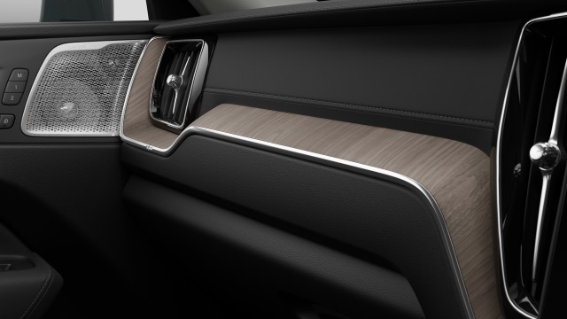 Volvo XC60 B5 | 250 + 14 hp/184 + 10 kW