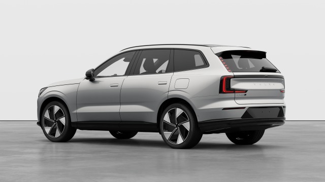 Volvo Ex90 Twin Motor | 408 hp/300 kW