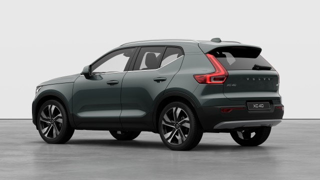 Volvo XC40 B4 | 197 + 14 hp/145 + 10 kW
