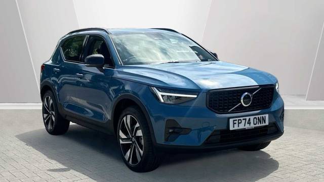 Volvo XC40 2.0 B3 Mild hybrid Petrol Plus Dark 4x4 vehicle Petrol Fjord Blue