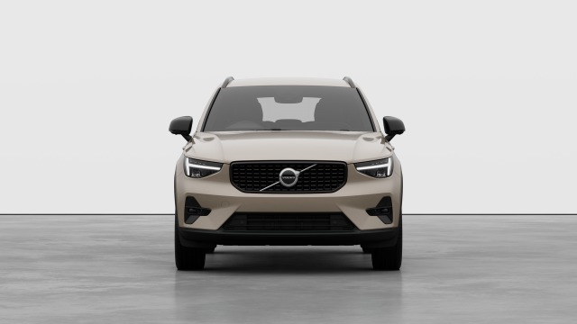 Volvo XC40 B4 | 197 + 14 hp/145 + 10 kW