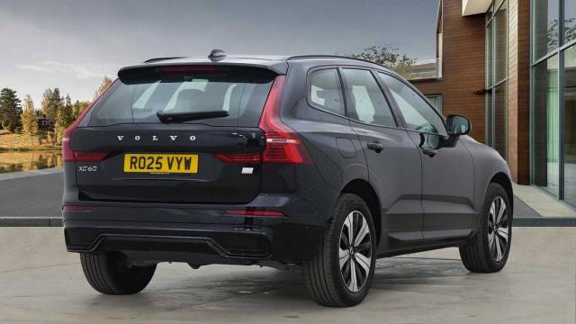 2025 Volvo XC60 2.0 T6 AWD PHEV Recharge Plus Dark