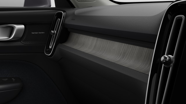 Volvo XC40 B4 | 197 + 14 hp/145 + 10 kW