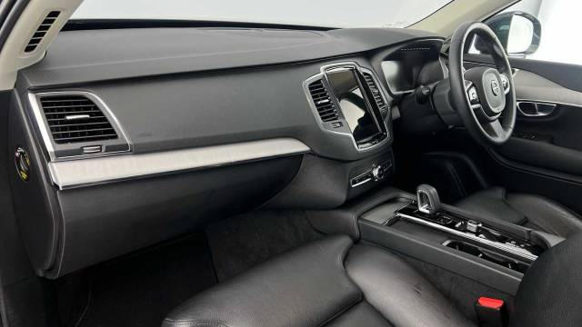 2022 Volvo XC90 2.0 B5 AWD mild hybrid Diesel Momentum
