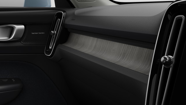 Volvo XC40 B4 | 197 + 14 hp/145 + 10 kW