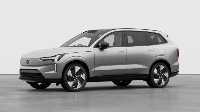 Volvo Ex90 Twin Motor | 408 hp/300 kW SUV Electric Silver Dawn