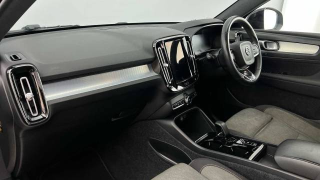 2022 Volvo XC40 1.5 T4 PHEV Recharge Plus Dark