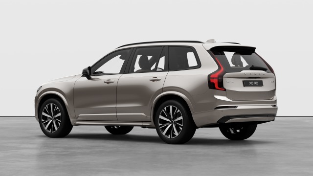 Volvo XC90 B5 | 250 + 14 hp/184 + 10 kW