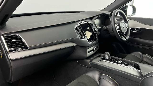 2022 Volvo XC90 2.0 B5 AWD mild hybrid Diesel R-Design