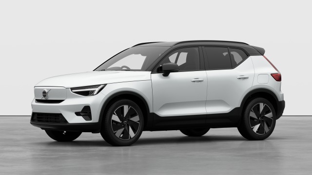 Volvo Ex40 Twin Motor | 408 hp/300 kW SUV Electric Crystal White