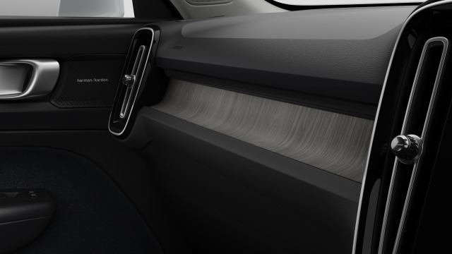 Volvo XC40 B4 | 197 + 14 hp/145 + 10 kW