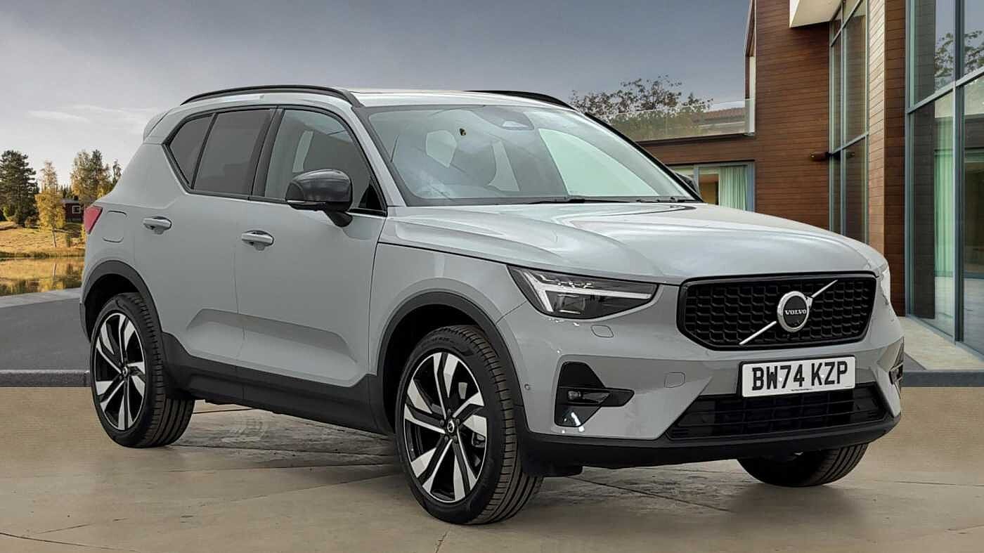 2025 Volvo XC40