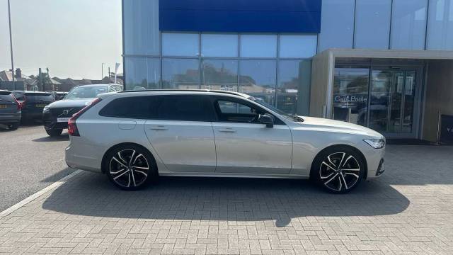 2022 Volvo V90 2.0 B4 mild hybrid Petrol R-Design