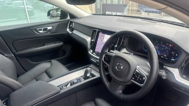 2025 Volvo V60 2.0 B4 Mild hybrid Petrol Plus Dark
