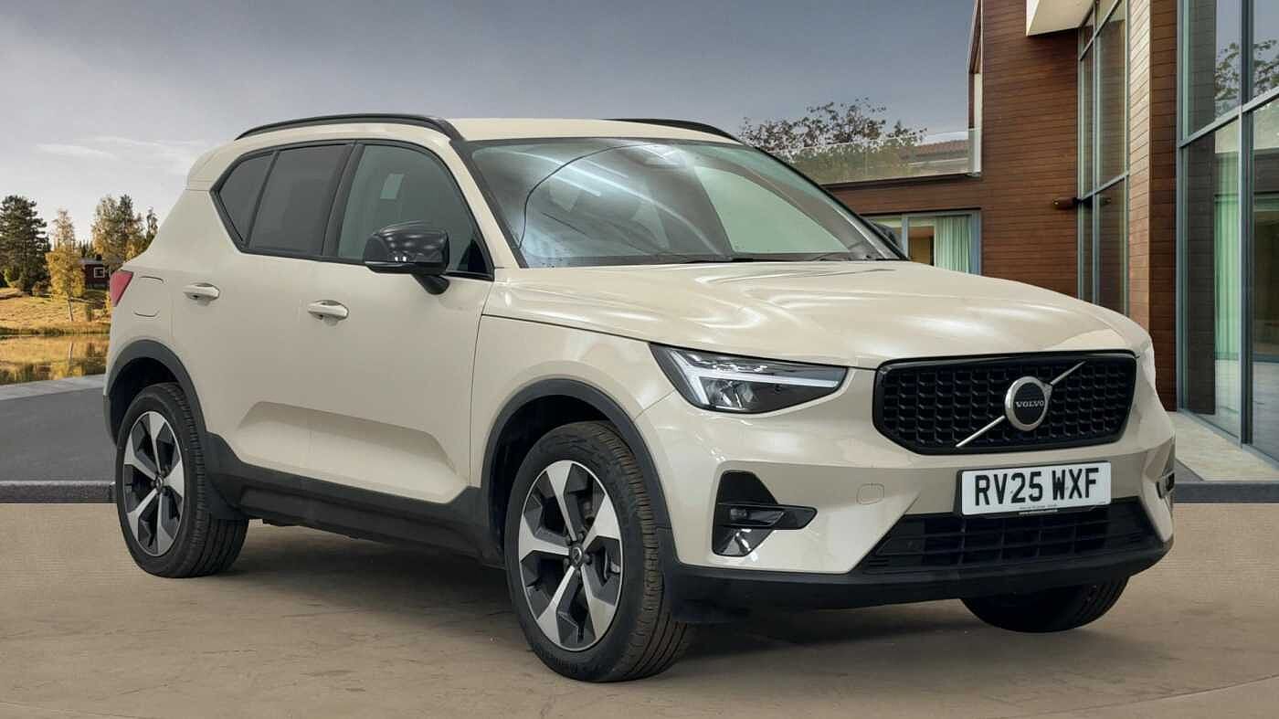 2025 Volvo XC40