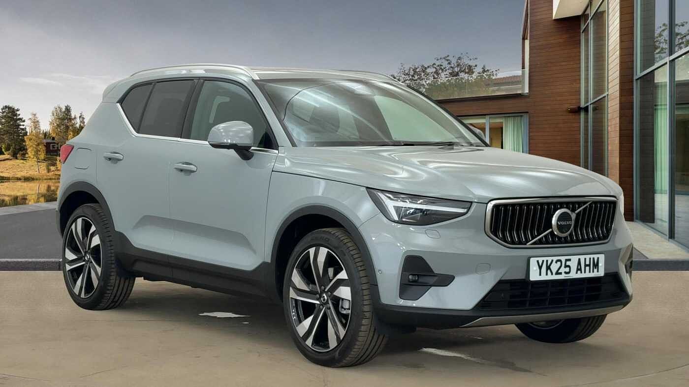 2025 Volvo XC40