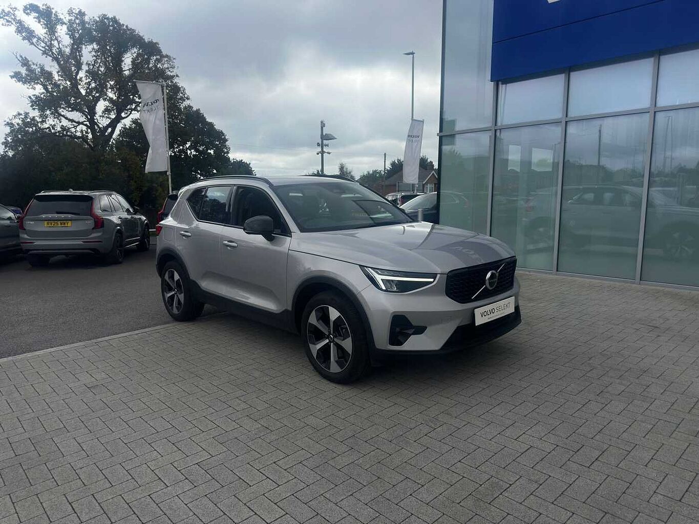 2024 Volvo XC40