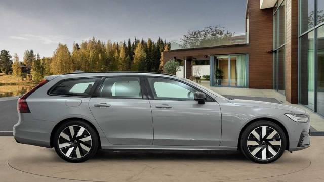 2025 Volvo V90 2.0 T6 AWD PHEV Recharge Plus Dark