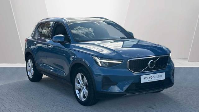 Volvo XC40 2.0 B3 mild hybrid Petrol Core 4x4 vehicle Petrol Fjord Blue