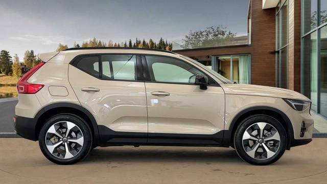2025 Volvo XC40 2.0 B3 Mild hybrid Petrol Plus Dark