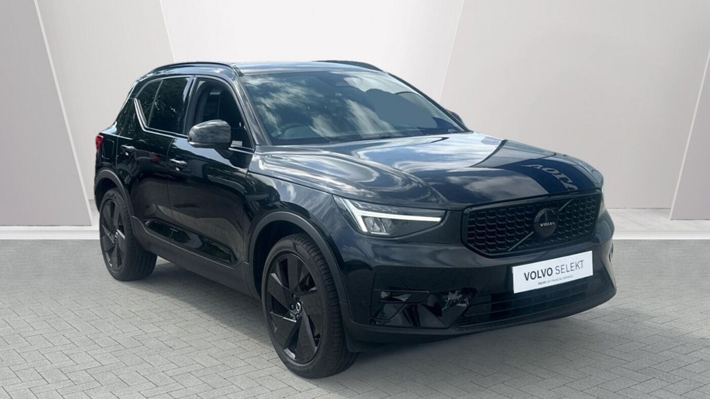 2025 Volvo XC40