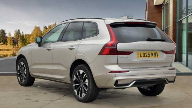 2025 Volvo XC60 2.0 T8 AWD PHEV Recharge Ultra Dark
